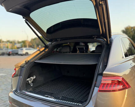 Серый Ауди Q8, объемом двигателя 3 л и пробегом 97 тыс. км за 48500 $, фото 8 на Automoto.ua