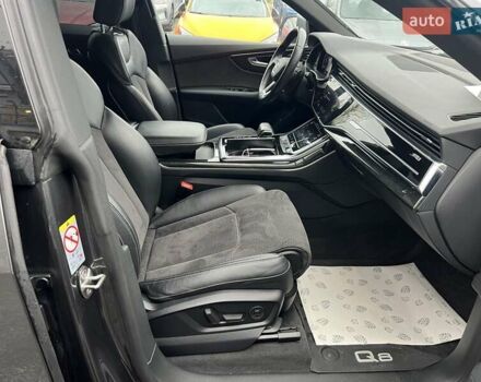 Сірий Ауді Q8, об'ємом двигуна 2.97 л та пробігом 78 тис. км за 65099 $, фото 19 на Automoto.ua