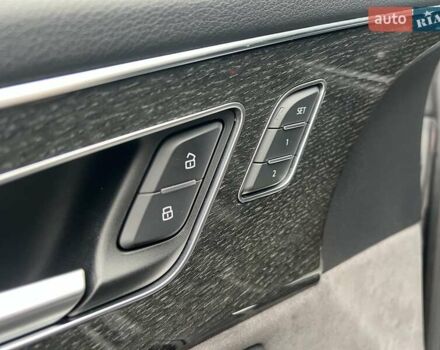 Сірий Ауді Q8, об'ємом двигуна 2.97 л та пробігом 78 тис. км за 65099 $, фото 43 на Automoto.ua