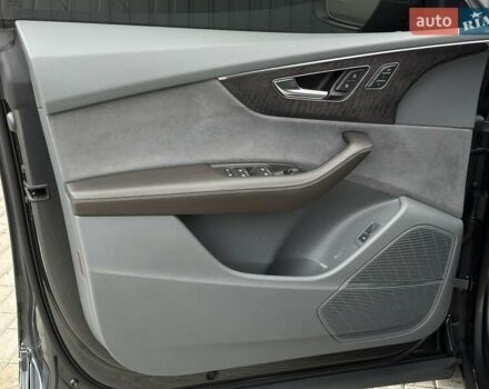 Серый Ауди Q8, объемом двигателя 3 л и пробегом 122 тыс. км за 56500 $, фото 34 на Automoto.ua