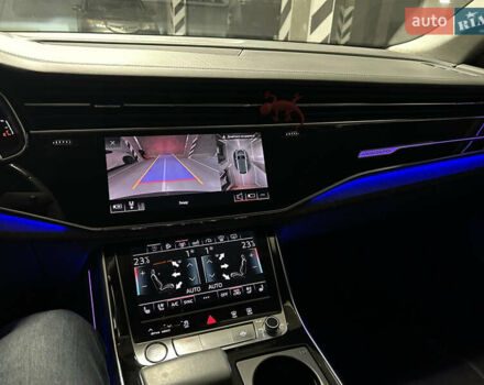 Сірий Ауді Q8, об'ємом двигуна 3 л та пробігом 160 тис. км за 52000 $, фото 18 на Automoto.ua