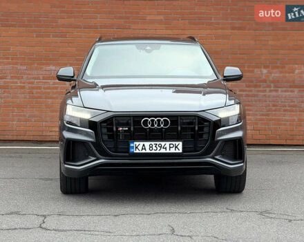 Сірий Ауді Q8, об'ємом двигуна 3 л та пробігом 11 тис. км за 60900 $, фото 1 на Automoto.ua