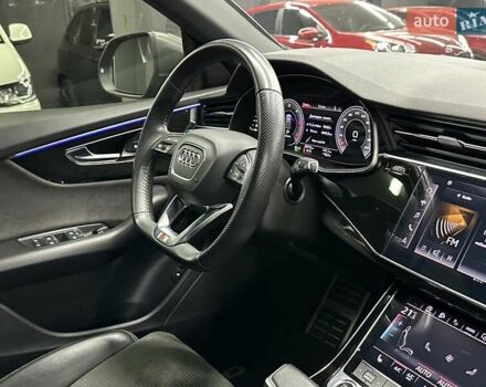 Серый Ауди Q8, объемом двигателя 2.97 л и пробегом 99 тыс. км за 72000 $, фото 30 на Automoto.ua