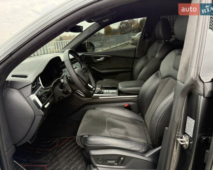 Серый Ауди Q8, объемом двигателя 2.97 л и пробегом 74 тыс. км за 72999 $, фото 16 на Automoto.ua