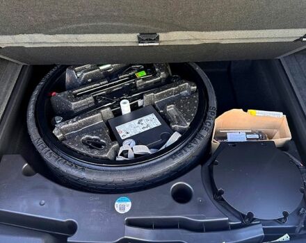 Сірий Ауді Q8, об'ємом двигуна 4 л та пробігом 42 тис. км за 77000 $, фото 6 на Automoto.ua