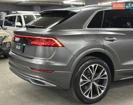 Серый Ауди Q8, объемом двигателя 2.97 л и пробегом 99 тыс. км за 72000 $, фото 5 на Automoto.ua