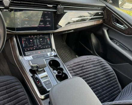 Серый Ауди Q8, объемом двигателя 3 л и пробегом 61 тыс. км за 56000 $, фото 24 на Automoto.ua