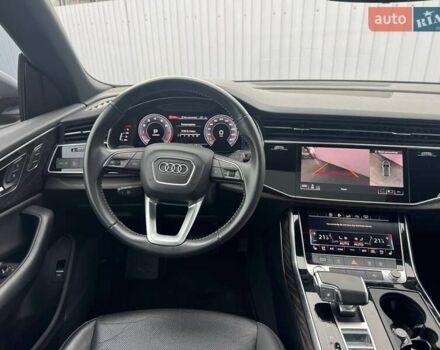 Серый Ауди Q8, объемом двигателя 3 л и пробегом 65 тыс. км за 51990 $, фото 13 на Automoto.ua