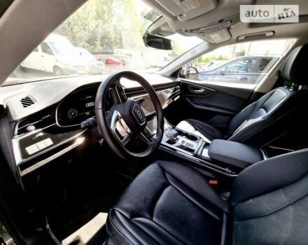 Серый Ауди Q8, объемом двигателя 3 л и пробегом 66 тыс. км за 64000 $, фото 5 на Automoto.ua