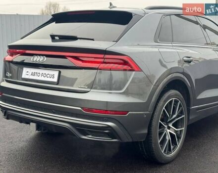 Серый Ауди Q8, объемом двигателя 3 л и пробегом 65 тыс. км за 51990 $, фото 5 на Automoto.ua