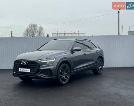 Серый Ауди Q8, объемом двигателя 3 л и пробегом 65 тыс. км за 51990 $, фото 3 на Automoto.ua