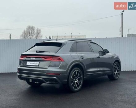 Серый Ауди Q8, объемом двигателя 3 л и пробегом 65 тыс. км за 51990 $, фото 4 на Automoto.ua