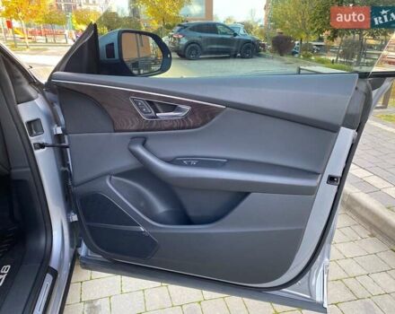 Серый Ауди Q8, объемом двигателя 3 л и пробегом 61 тыс. км за 63000 $, фото 98 на Automoto.ua