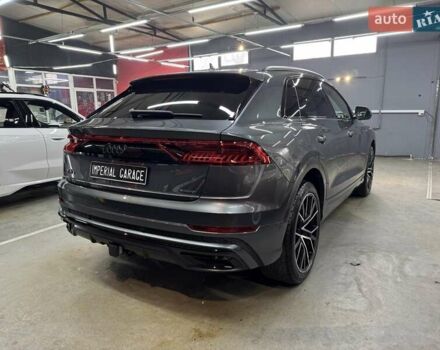 Серый Ауди Q8, объемом двигателя 3 л и пробегом 61 тыс. км за 56000 $, фото 3 на Automoto.ua