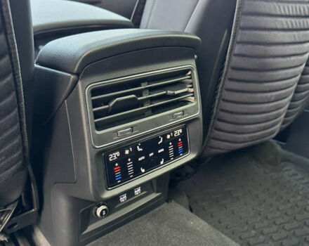 Серый Ауди Q8, объемом двигателя 3 л и пробегом 61 тыс. км за 56000 $, фото 30 на Automoto.ua