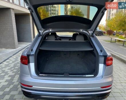 Серый Ауди Q8, объемом двигателя 3 л и пробегом 61 тыс. км за 63000 $, фото 86 на Automoto.ua