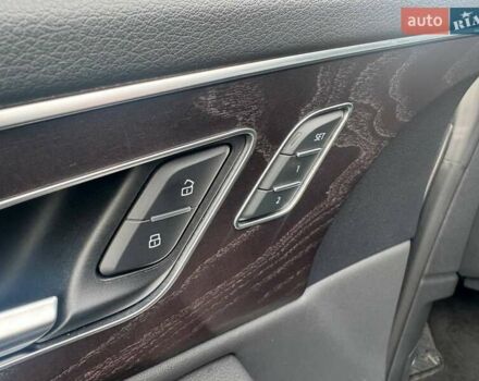 Серый Ауди Q8, объемом двигателя 3 л и пробегом 65 тыс. км за 51990 $, фото 15 на Automoto.ua