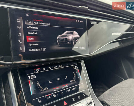 Серый Ауди Q8, объемом двигателя 2.97 л и пробегом 74 тыс. км за 72999 $, фото 41 на Automoto.ua