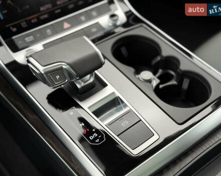 Сірий Ауді Q8, об'ємом двигуна 3 л та пробігом 11 тис. км за 60900 $, фото 6 на Automoto.ua