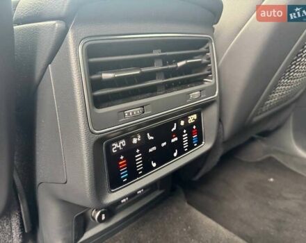 Серый Ауди Q8, объемом двигателя 3 л и пробегом 65 тыс. км за 51990 $, фото 28 на Automoto.ua