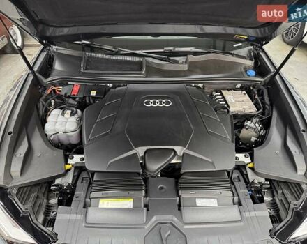 Серый Ауди Q8, объемом двигателя 3 л и пробегом 61 тыс. км за 56000 $, фото 19 на Automoto.ua