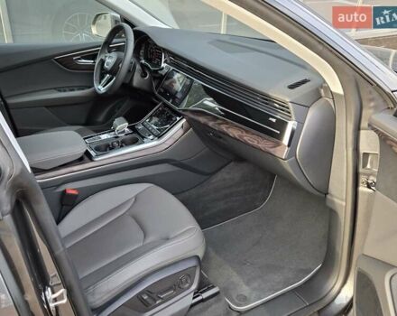 Серый Ауди Q8, объемом двигателя 3 л и пробегом 11 тыс. км за 67900 $, фото 10 на Automoto.ua