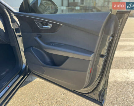 Серый Ауди Q8, объемом двигателя 3 л и пробегом 63 тыс. км за 59900 $, фото 25 на Automoto.ua