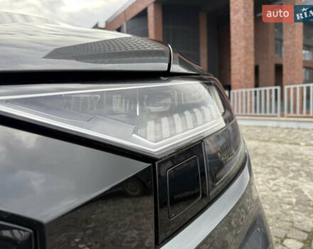 Серый Ауди Q8, объемом двигателя 2.97 л и пробегом 74 тыс. км за 72999 $, фото 10 на Automoto.ua