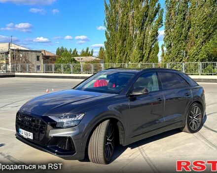 Сірий Ауді Q8, об'ємом двигуна 4 л та пробігом 42 тис. км за 77000 $, фото 1 на Automoto.ua