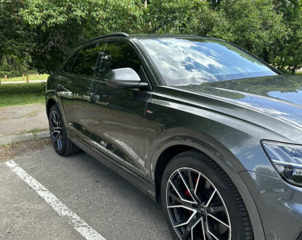 Серый Ауди Q8, объемом двигателя 3 л и пробегом 17 тыс. км за 59900 $, фото 1 на Automoto.ua