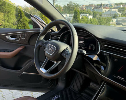 Сірий Ауді Q8, об'ємом двигуна 3 л та пробігом 110 тис. км за 58855 $, фото 37 на Automoto.ua
