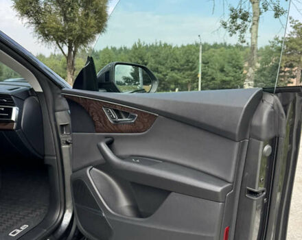 Серый Ауди Q8, объемом двигателя 3 л и пробегом 61 тыс. км за 56000 $, фото 36 на Automoto.ua