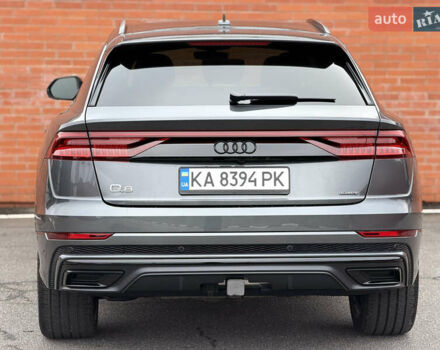 Сірий Ауді Q8, об'ємом двигуна 3 л та пробігом 11 тис. км за 60900 $, фото 4 на Automoto.ua