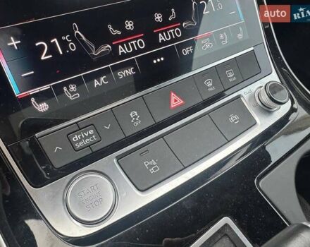 Серый Ауди Q8, объемом двигателя 3 л и пробегом 65 тыс. км за 51990 $, фото 26 на Automoto.ua