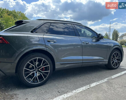 Серый Ауди Q8, объемом двигателя 3 л и пробегом 17 тыс. км за 59900 $, фото 3 на Automoto.ua