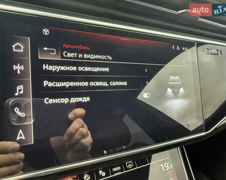 Серый Ауди Q8, объемом двигателя 2.97 л и пробегом 74 тыс. км за 72999 $, фото 43 на Automoto.ua