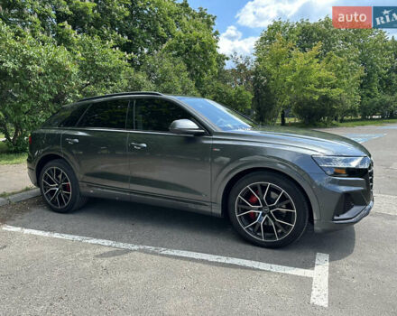 Серый Ауди Q8, объемом двигателя 3 л и пробегом 17 тыс. км за 59900 $, фото 2 на Automoto.ua