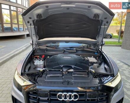 Серый Ауди Q8, объемом двигателя 3 л и пробегом 61 тыс. км за 63000 $, фото 102 на Automoto.ua