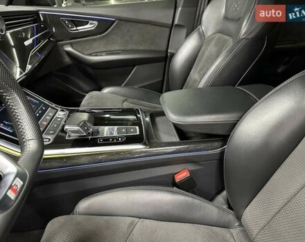 Серый Ауди Q8, объемом двигателя 2.97 л и пробегом 99 тыс. км за 72000 $, фото 18 на Automoto.ua