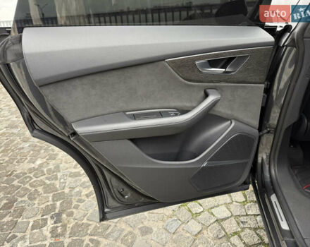 Серый Ауди Q8, объемом двигателя 2.97 л и пробегом 74 тыс. км за 72999 $, фото 30 на Automoto.ua