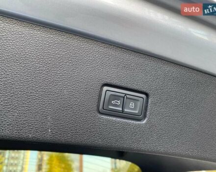 Серый Ауди Q8, объемом двигателя 3 л и пробегом 61 тыс. км за 63000 $, фото 85 на Automoto.ua