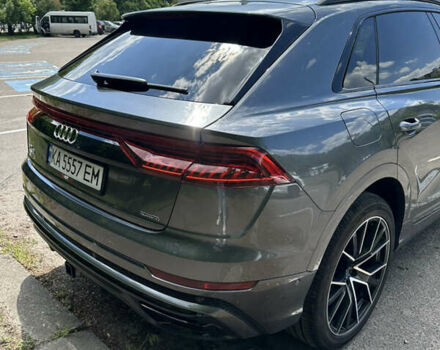 Серый Ауди Q8, объемом двигателя 3 л и пробегом 17 тыс. км за 59900 $, фото 4 на Automoto.ua