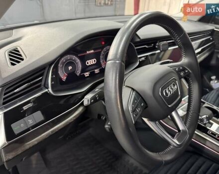 Серый Ауди Q8, объемом двигателя 3 л и пробегом 61 тыс. км за 56000 $, фото 15 на Automoto.ua