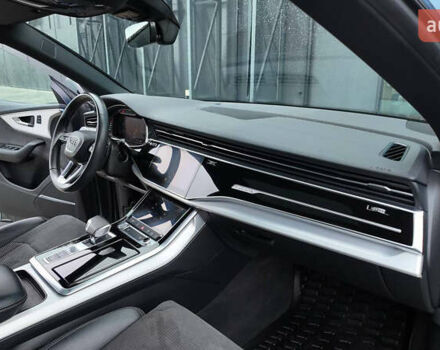 Сірий Ауді Q8, об'ємом двигуна 2.97 л та пробігом 128 тис. км за 67800 $, фото 42 на Automoto.ua