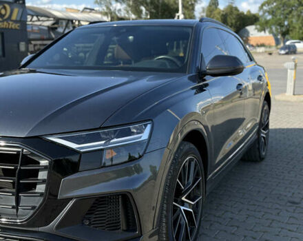 Сірий Ауді Q8, об'ємом двигуна 3 л та пробігом 110 тис. км за 58855 $, фото 3 на Automoto.ua