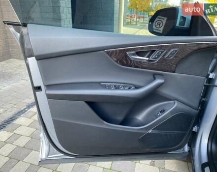 Серый Ауди Q8, объемом двигателя 3 л и пробегом 61 тыс. км за 63000 $, фото 58 на Automoto.ua