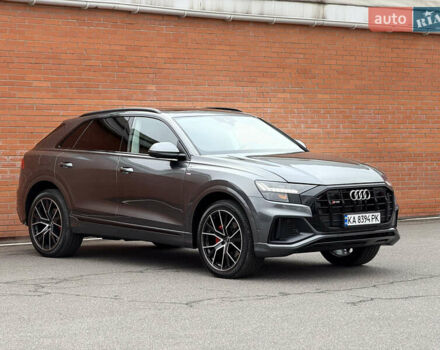Сірий Ауді Q8, об'ємом двигуна 3 л та пробігом 11 тис. км за 60900 $, фото 2 на Automoto.ua