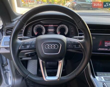 Серый Ауди Q8, объемом двигателя 3 л и пробегом 61 тыс. км за 63000 $, фото 60 на Automoto.ua