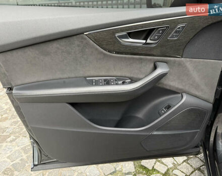 Серый Ауди Q8, объемом двигателя 2.97 л и пробегом 74 тыс. км за 72999 $, фото 13 на Automoto.ua