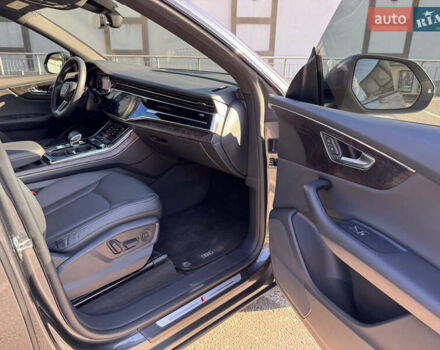 Серый Ауди Q8, объемом двигателя 3 л и пробегом 63 тыс. км за 59900 $, фото 24 на Automoto.ua